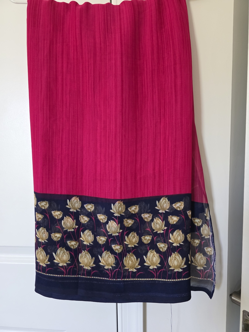 Women's Fuchsia Floral Border Saree